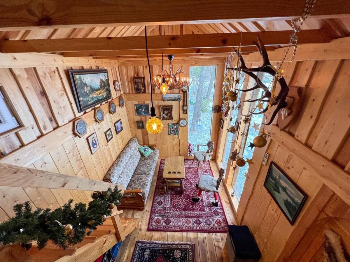 Dragon House In The Tree! Jacuzzi, Sauna ,Cinema,Heated Lici  المظهر الخارجي الصورة